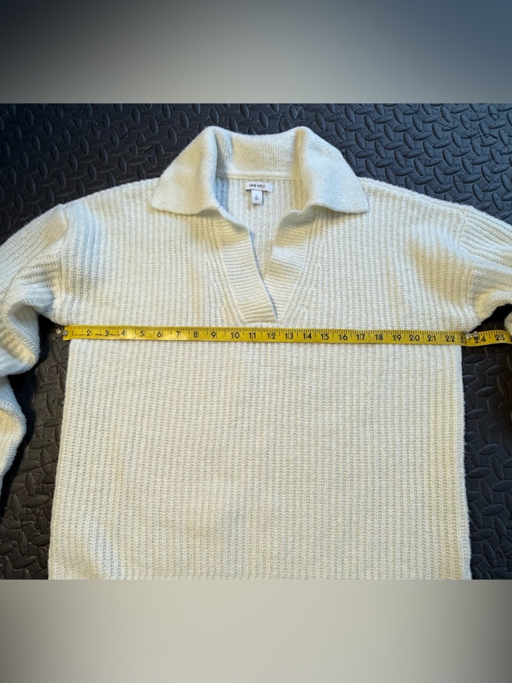 Nine West Cream Ribbed V-Neck Collared Sweater Size Large - Picture 5 of 9